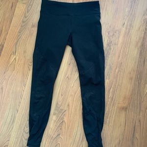 Small black athletic leggings - fabletics!